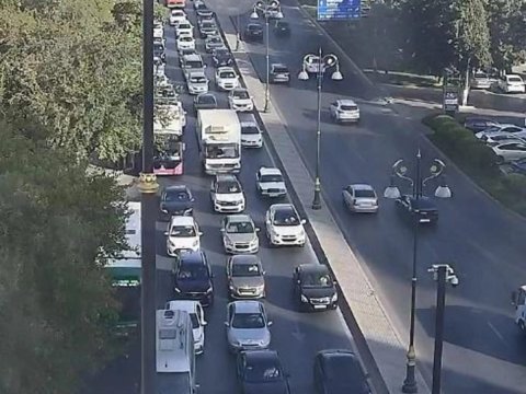 Bakıda tıxaclı yolların sayı artıb