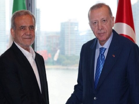 Ərdoğan Pezeşkianla Azərbaycan-Ermənistan razılaşmasını müzakirə etdi