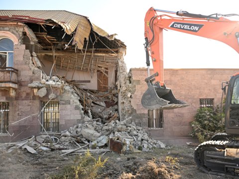 Xankəndidə sökülən binanın yerində bu idarə olacaq