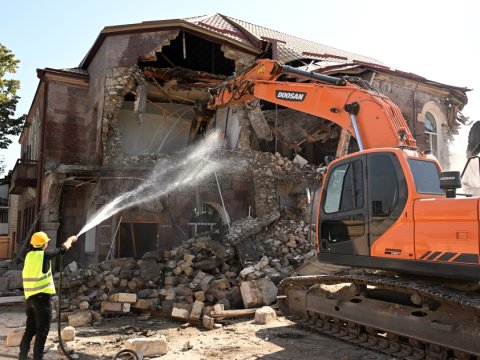 Xankəndidəki o binalar təməlinə qədər sökülməlidir!