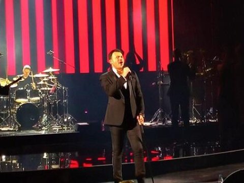 Emin Rusiyada təxirə düşən konsertlərini bərpa etdi