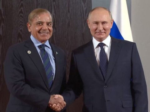 Putin Şahbaz Şəriflə görüşdü