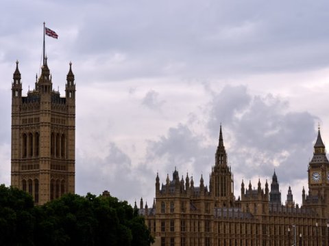 Britaniya parlamentində etiraz