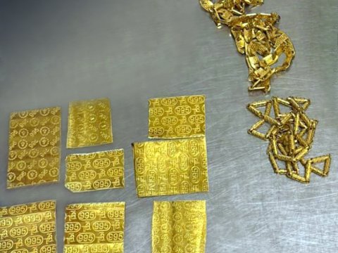 Ayaqqabının içində qızıl keçirmək istədi, yaxalandı - FOTO