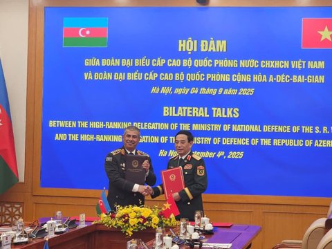 Zakir Həsənov Vyetnamın Baş naziri ilə görüşdü