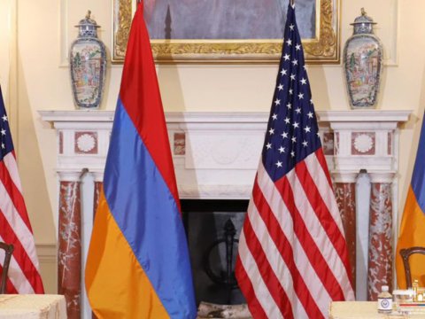 Ermənistanla ABŞ kommunikasiyaların açılmasını müzakirə etdi