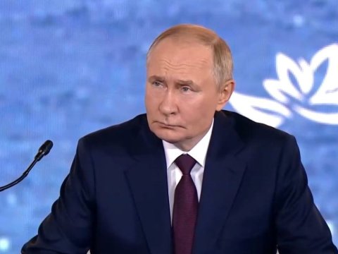 Putin Moldovada hakimiyyət çevrilişinə hazırlaşır
