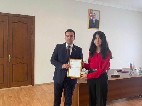 Mahir Süleymanlı Şabranda yüksək bal toplayan tələbələrlə görüşdü