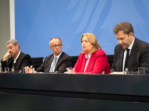 Almaniya əhalisi hakimiyyətdən narazıdır