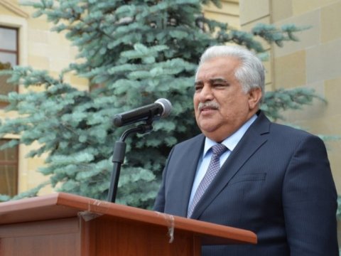 Əhəd Abıyev HARALARDADI...