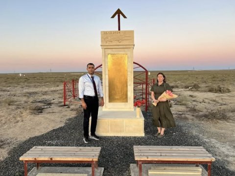 ABŞ səfirliyinin müşaviri AZAL təyyarəsinin qəzaya uğradığı yeri ziyarət etdi