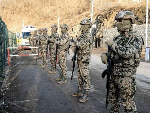 Daxili qoşunların hərbçiləri bu hallarda şəxsi avtomobillərə daxil ola biləcək