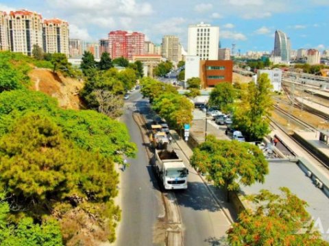 Xətai prospektində təmir işləri aparılır -&nbsp;VİDEO