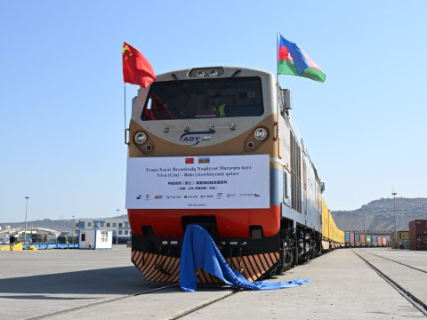 Çinin Avropaya yola düşən qatarı Bakıya çatdı