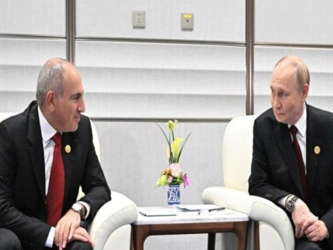 Paşinyan Putinlə nələrdən danışıb?