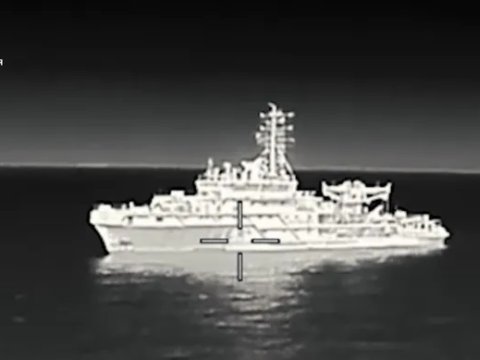 Как был поражен российский корабль стоимостью 60 миллионов - КАДРЫ В РЕАЛЬНОМ ВРЕМЕНИ