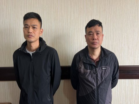 Təyyarədə oğurluq edən şəxslər saxlanıldı