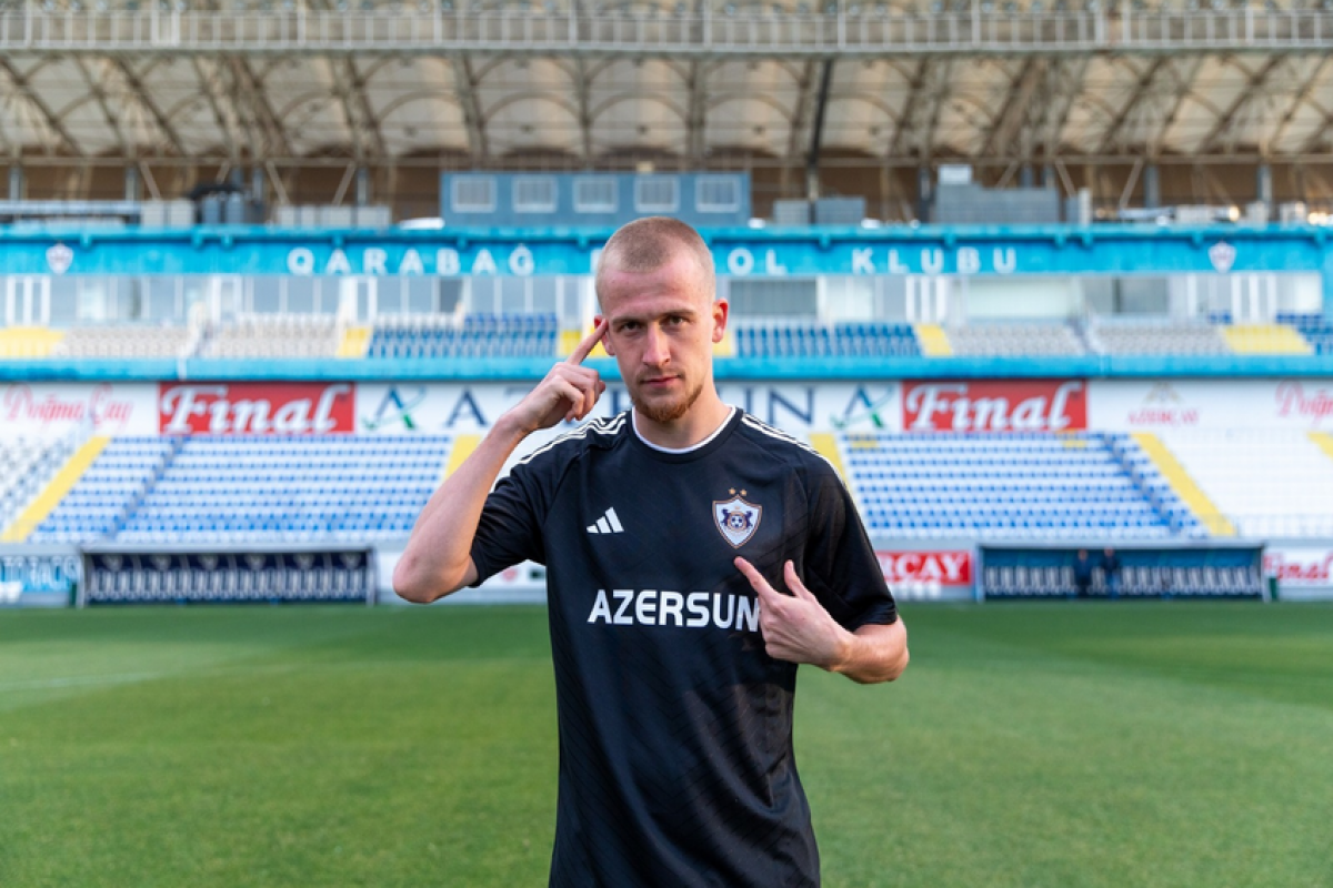 "Qarabağ"daha bir futbolçu ilə yollarını ayırdı