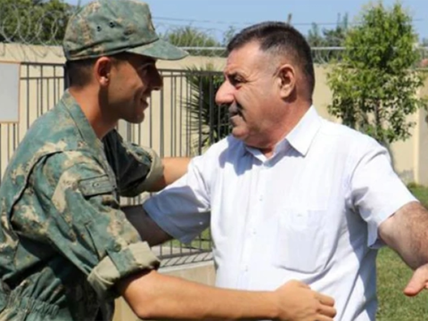 Əsgərlərlə valideynlərin görüşünə qadağa qüvvəyə mindi
