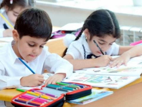 Dərslərin başlama vaxtının dəyişdirilməsi müzakirə oluna bilər