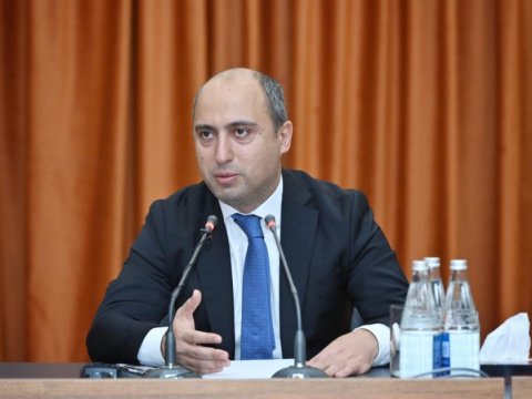 Direktorlara daha çox səlahiyyət vermək istəyərik, amma... - Emin Əmrulayev