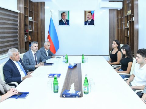 Rektor tələbə adını qazanan şəhid övladları ilə görüşdü&nbsp;- Fotolar