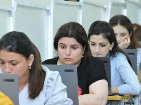 32-42 yaş aralığında olan müəllimlər sertifikasiyada daha UĞURLUDUR