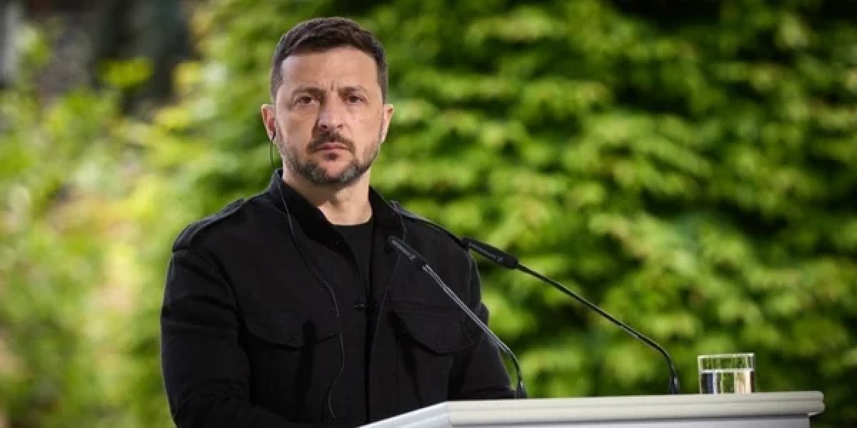 “Ukraynanın torpaqlarını Putinə verməyəcəyik” - ZELENSKİ