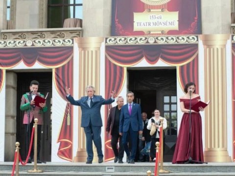 Milli Teatr yeni mövsümü açıq elan etdi