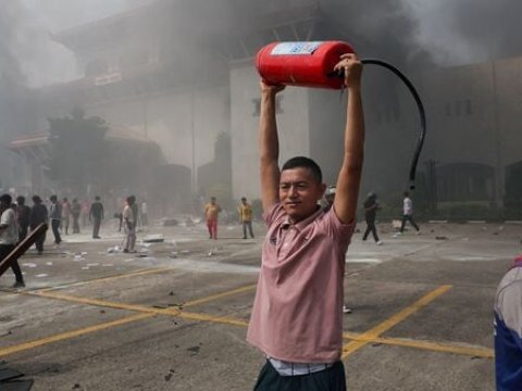 Беспорядки в Непале: Число погибших превысило 70