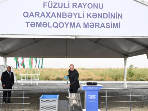 Prezident Füzulidə Qaraxanbəyli kəndinin təməlini qoydu