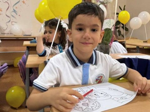 Onlar da övladlarını 1-ci sinfə yola saldılar - FOTOLAR