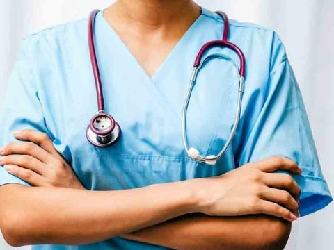 Rezidentlərin də maaşı qalxsın - Komitə sədri