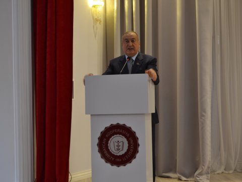 Mən hər bir tələbənin rektoruyam - Eldar Quliyev