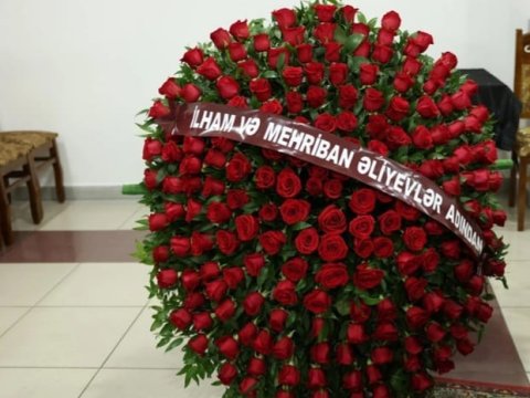 Prezident və Birinci xanım xalq artistinin&nbsp;vida mərasiminə əklil göndərdilər