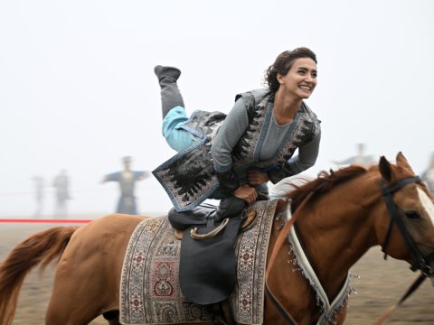 Liderlər Cıdır düzündə Qarabağ atlarının şousunu izlədilər - FOTOLAR