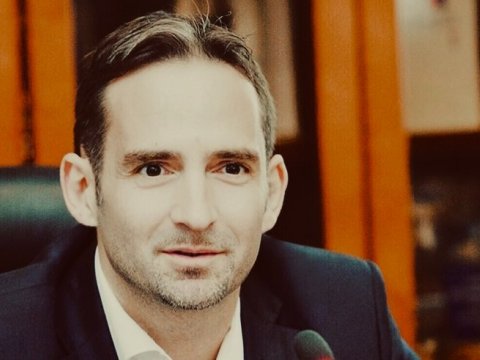 Известного главного редактора на войну ОТПРАВИЛИ