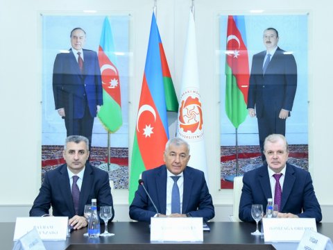 Rektor yüksək balla BMU-ya qəbul olan tələbələrlə görüşdü - FOTOLAR