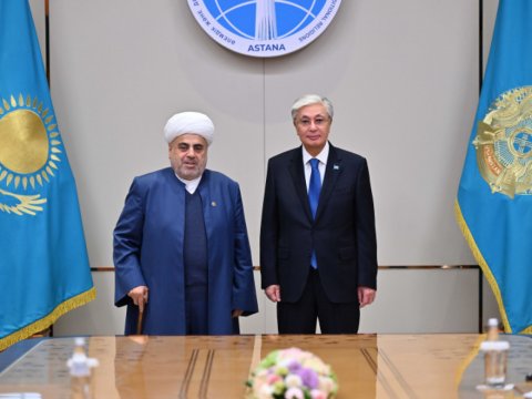 Qazaxıstan Prezidenti Allahşükür Paşazadəni qəbul edib