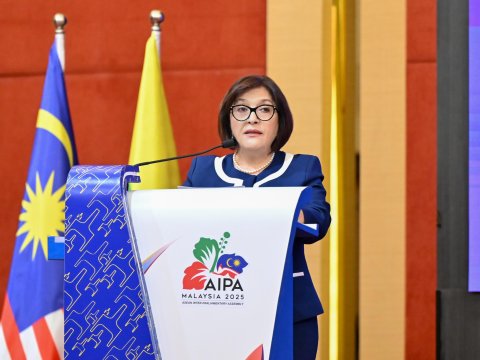 Spiker Liderlər Forumunda gender siyasətindən danışdı