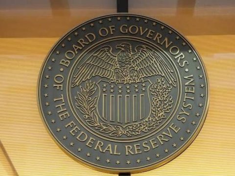 FED faiz dərəcələrini azaltdı