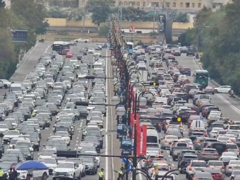 Bakının əsas yollarında TIXAC var