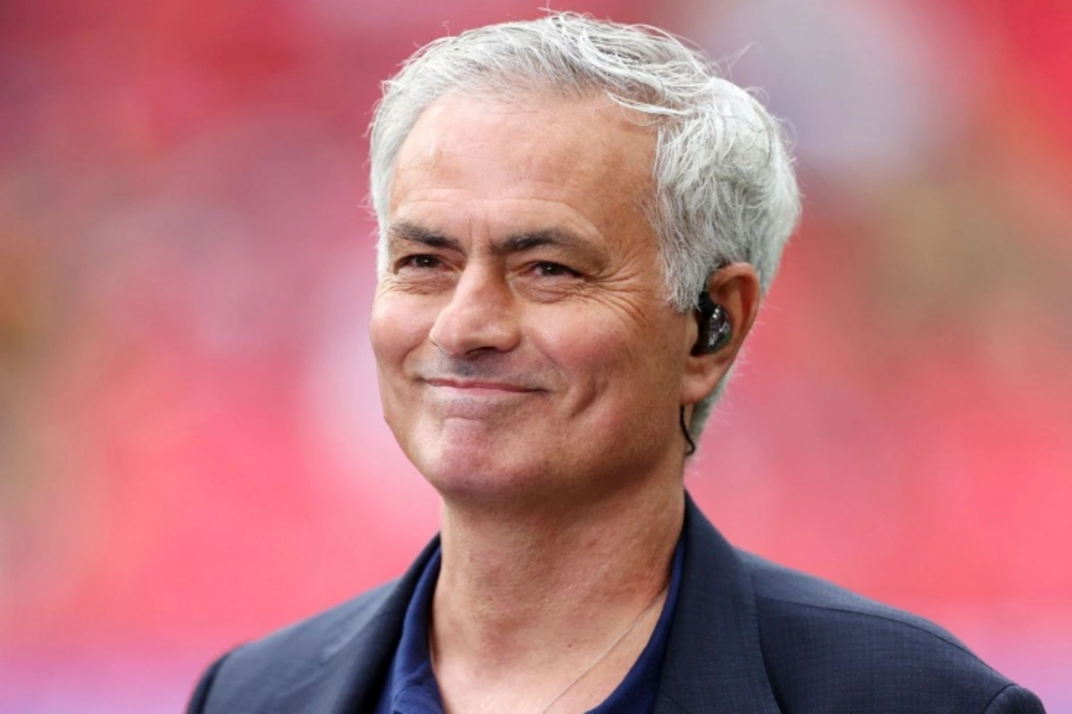 Mourinyo rəsmən "Benfika"da