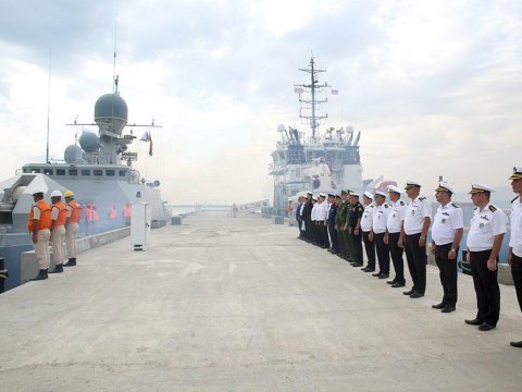 Россия отправляет военный корабль в Баку