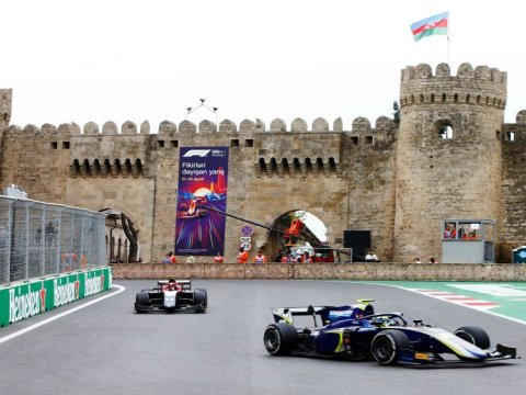 "Formula 1"in birinci sərbəst yürüş dayandırıldı - SƏBƏB