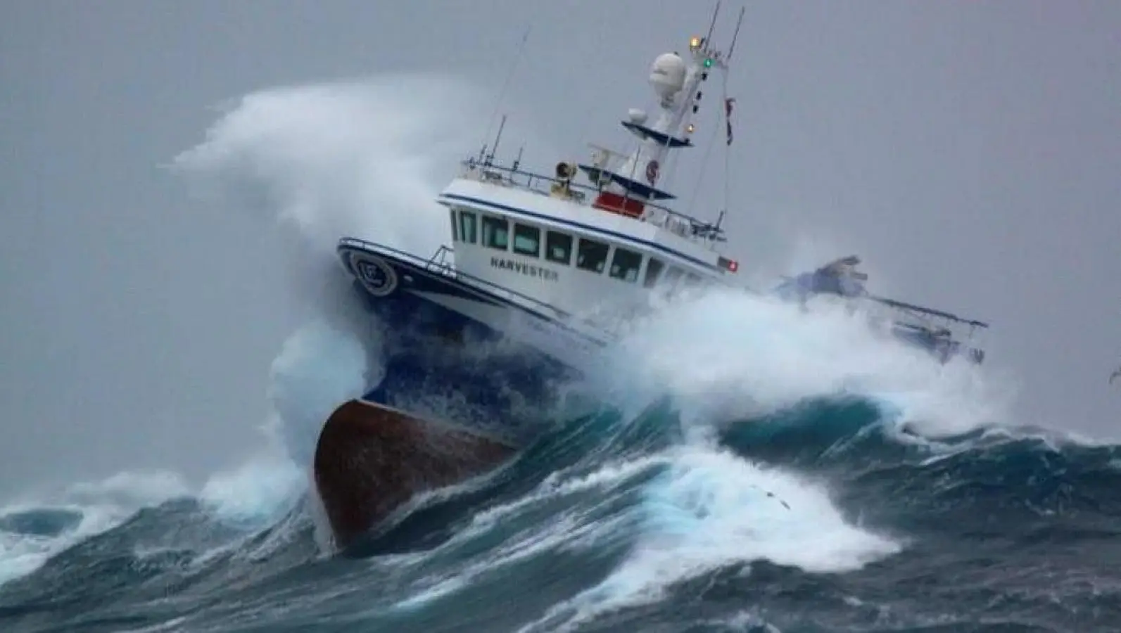 Hava şəraiti ilə bağlı gəmilərə xəbərdarlıq edildi