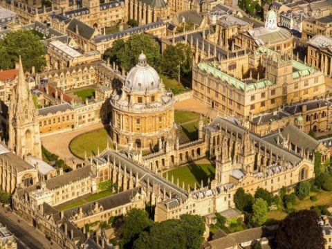 Oksford ve Kembric ilk üçlüğe dahil olamadılar