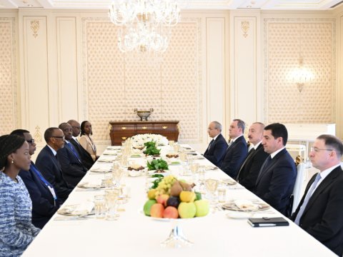 Prezidentlərin geniş tərkibdə görüşü olub - YENİLƏNİB