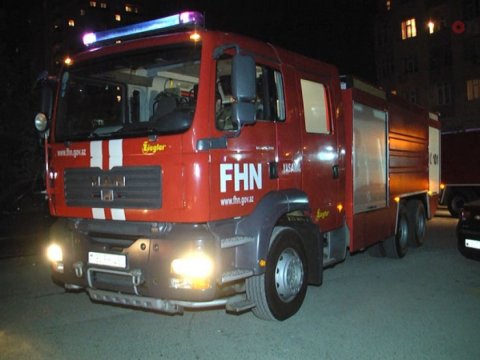 Yaşayış binasında yanğın - Sakinlər təxliyə olundu