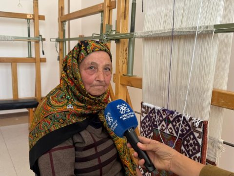 78 yaşında tələbə adını qazanan Hicrət nənə: “Oxumağın yaşı yoxdur” 